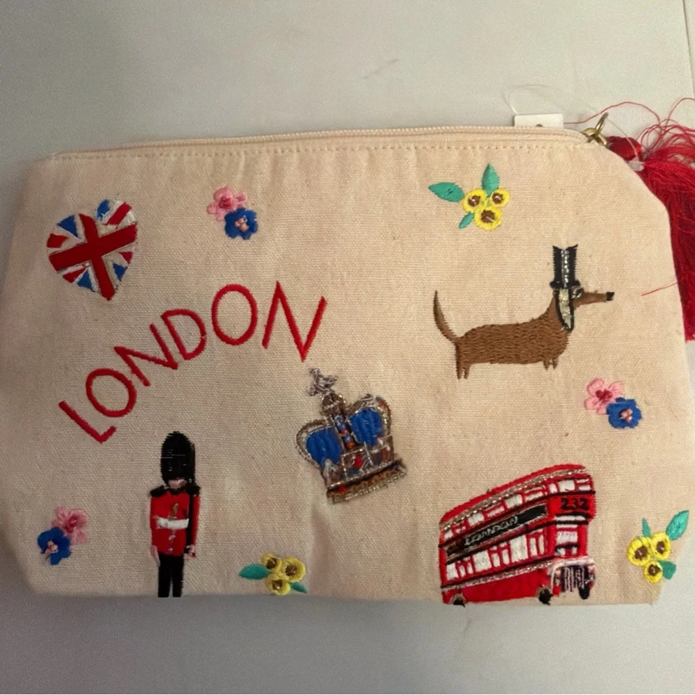 Embroidered London Theme Clutch - Cream